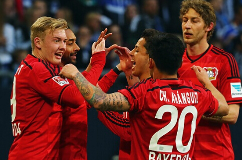 详解棒球规则中的“触身球真假”判定主审如何通过弹跳识别