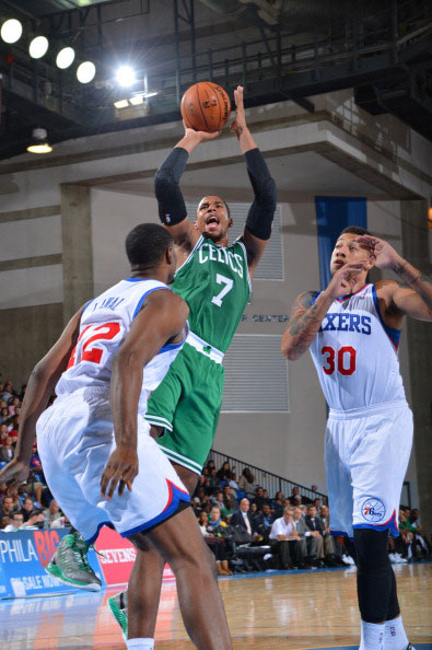 港队迎亚洲杯出线生死战，比赛将免费直播+四家商场直播